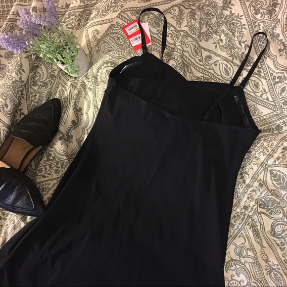 NWT Black SPANX Slip - Picture 2 of 5